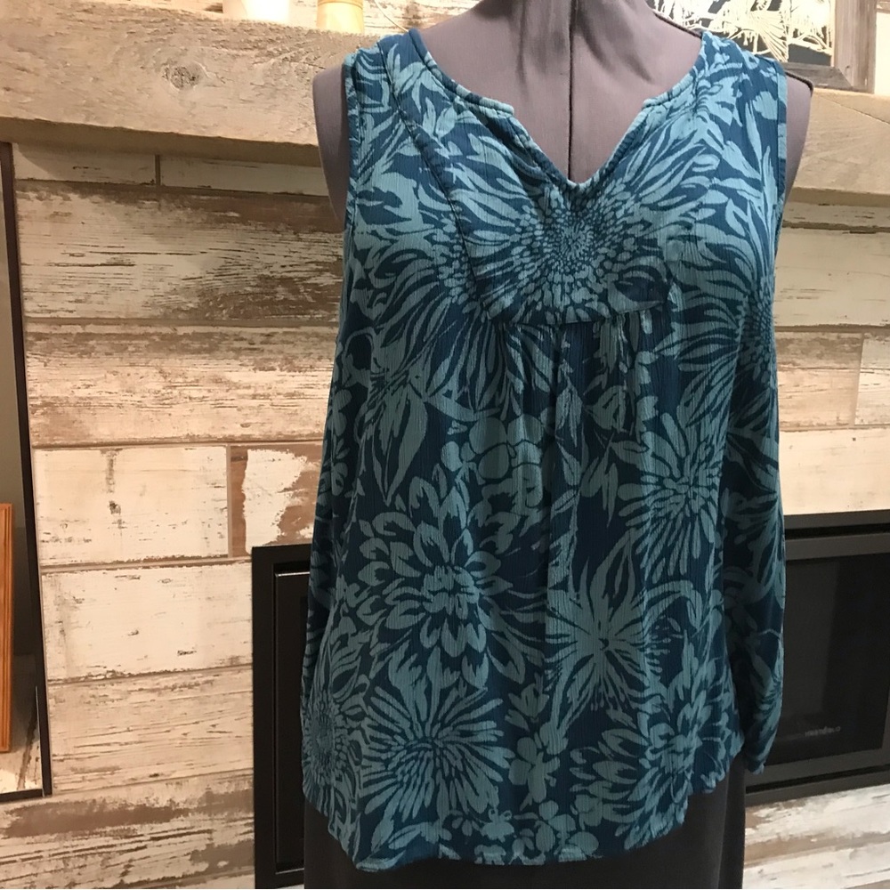 Sonoma Green tone on tone floral v-neck Tank Top, XL